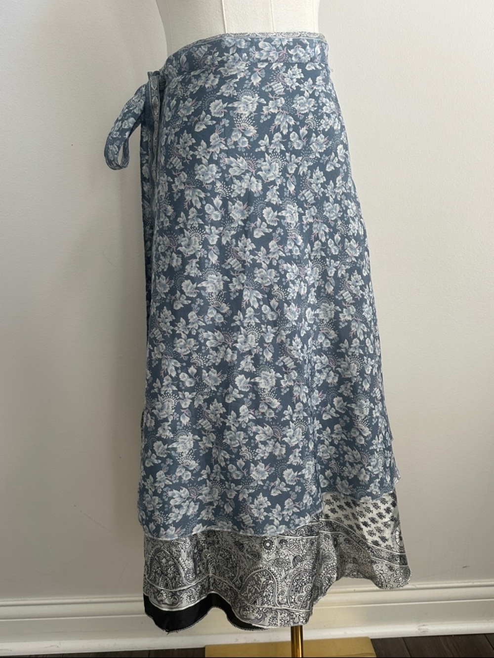 Silk Blend Floral Midi Wrap Skirt Women M Boho Cottagecore Peasant Mixed Media
